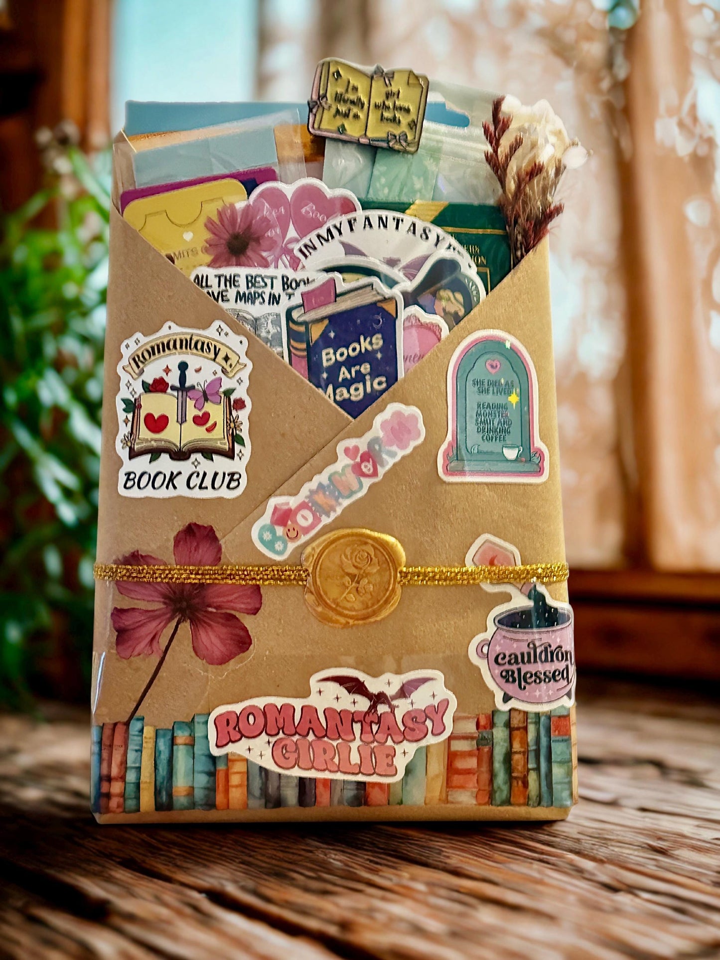 Romantasy Blind Date With a Book Gift | Fantasy Romance Mystery Box | Readers' Favorite Gift